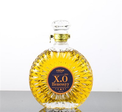 Whisky XO E Betliloeng Botlolo ea Khalase
